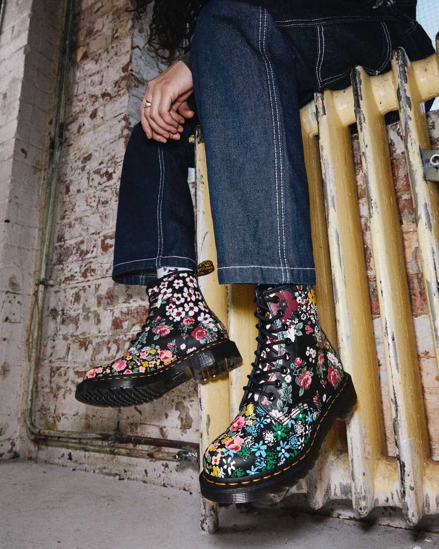 Dr Martens 1460 Pascal Floral Mash Up Leder Stiefeletten Damen Weiß | ATQ-478902