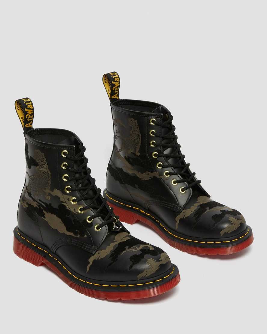 Dr Martens 1460 Year of The Tiger Leder Stiefeletten Herren Schwarz | GSE-379206